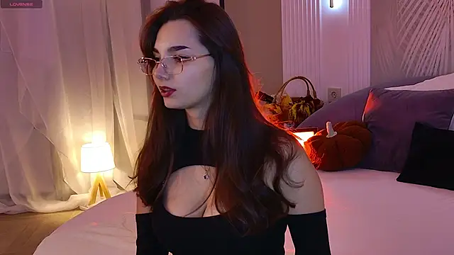 LeaMelone online show from November 11, 5:46 pm