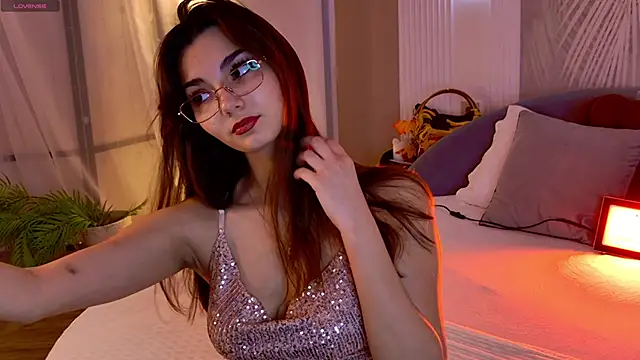 LeaMelone online show from November 17, 4:57 pm