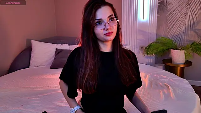 LeaMelone online show from November 30, 4:55 pm