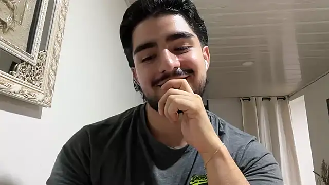 Snapshot of zayn_maximoff chatting on May 14, 3:13 am zayn maximoff online show from May 14, 3:13 am