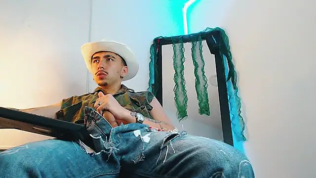 liamty luxor online show from December 18, 4:29 am