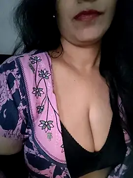 Snapshot of Deepa_Sharma143 chatting on November 17, 1:55 am Deepa Sharma143 online show from November 17, 1:55 am