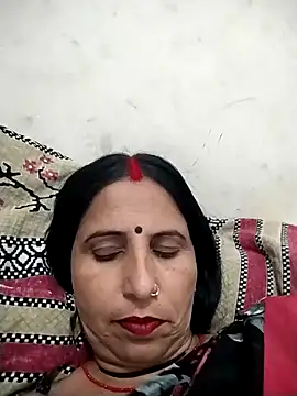 Snapshot of Hot_liya54 chatting on May 5, 5:21 pm Hot liya54 online show from May 5, 5:21 pm