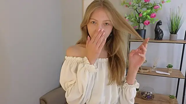 Sue Sanders online show from September 12, 10:15 am