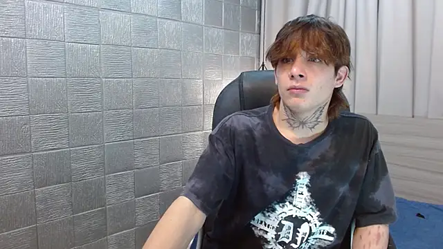 Iantwink18 online show from October 5, 8:29 pm