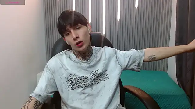 Iantwink18 online show from February 17, 4:35 pm