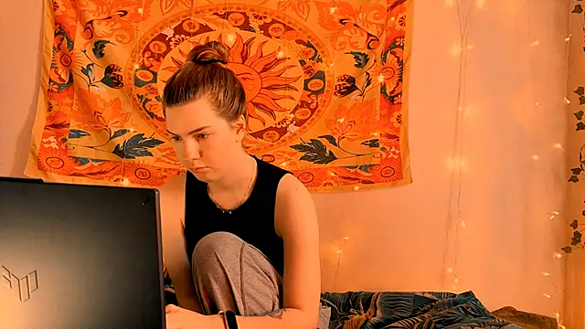 AliceCUNTach online show from April 30, 5:03 am