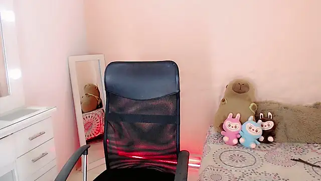 Snapshot of sweet_royal_ chatting on October 21, 7:53 am sweet royal online show from October 21, 7:53 am