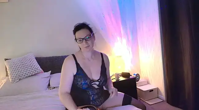 Snapshot of aussiepeaches chatting on February 15, 11:06 am aussiepeaches online show from February 15, 11:06 am