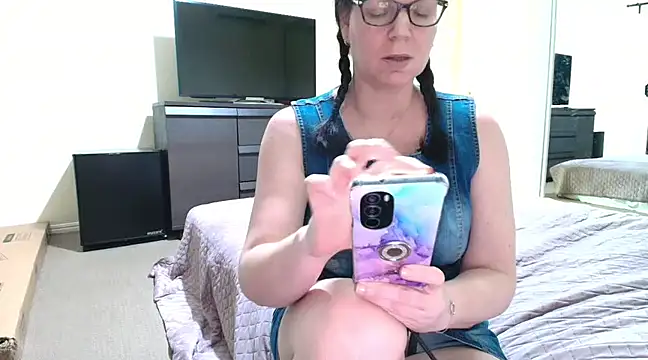 Snapshot of aussiepeaches chatting on February 27, 11:10 am aussiepeaches online show from February 27, 11:10 am