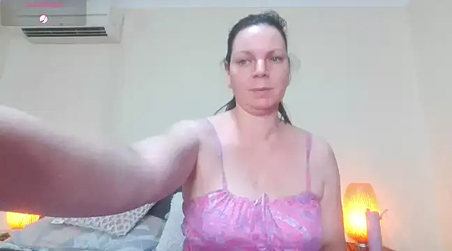 Snapshot of aussiepeaches chatting on March 6, 11:25 am aussiepeaches online show from March 6, 11:25 am