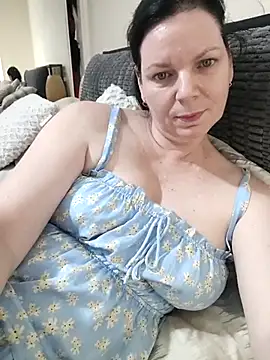 Snapshot of aussiepeaches chatting on March 11, 1:48 am aussiepeaches online show from March 11, 1:48 am