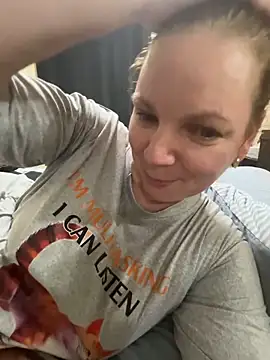 Snapshot of aussiepeaches chatting on November 11, 1:55 pm aussiepeaches online show from November 11, 1:55 pm