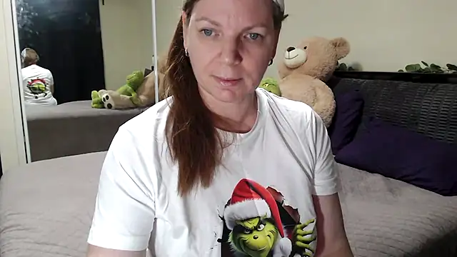 Snapshot of aussiepeaches chatting on December 2, 11:04 am aussiepeaches online show from December 2, 11:04 am