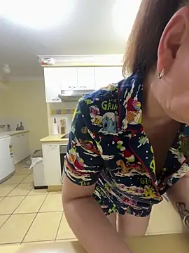 Snapshot of aussiepeaches chatting on December 3, 12:40 am aussiepeaches online show from December 3, 12:40 am