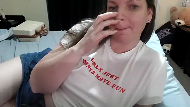 aussiepeaches online show from January 14, 1:28 pm