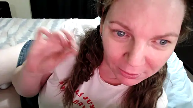 aussiepeaches online show from January 17, 1:49 pm