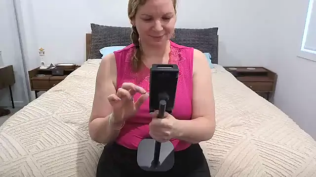 aussiepeaches online show from May 15, 2:18 am