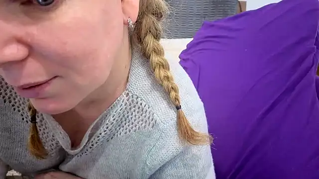 aussiepeaches online show from June 9, 4:46 am