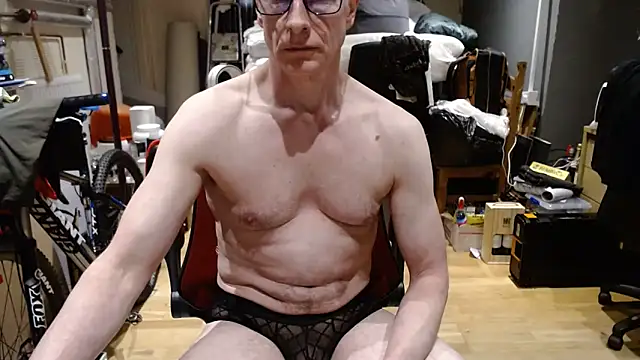 Snapshot of Hung2Mike chatting on March 15, 9:32 pm Hung2Mike online show from March 15, 9:32 pm