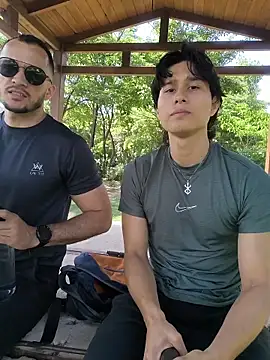 Snapshot of TeddyBear_07 chatting on December 14, 3:39 pm TeddyBear 07 online show from December 14, 3:39 pm