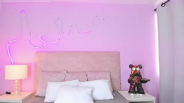 EmaRae1499 online show from November 10, 7:35 pm