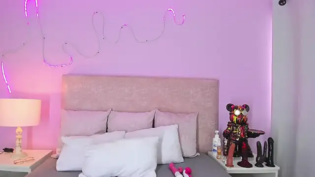 EmaRae1499 online show from November 21, 7:34 pm