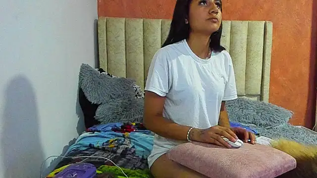 Snapshot of Naomi_205 chatting on December 1, 4:28 am Naomi 205 online show from December 1, 4:28 am