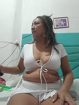 Snapshot of LizaMintelli chatting on June 24, 12:37 pm LizaMintelli online show from June 24, 12:37 pm