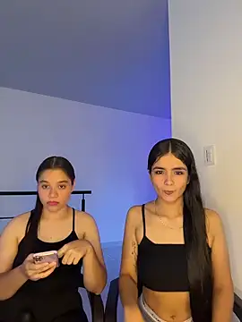 Snapshot of Ashley_and_Zoe chatting on February 8, 5:49 pm Ashley and Zoe online show from February 8, 5:49 pm