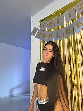 Snapshot of Ashley_and_Zoe chatting on February 12, 3:51 pm Ashley and Zoe online show from February 12, 3:51 pm