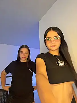 Snapshot of Ashley_and_Zoe chatting on February 20, 6:08 pm Ashley and Zoe online show from February 20, 6:08 pm