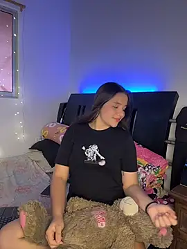 Snapshot of Ashley_and_Zoe chatting on March 7, 4:04 pm Ashley and Zoe online show from March 7, 4:04 pm