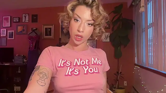 odessa-thorne online show from March 20, 2:05 am