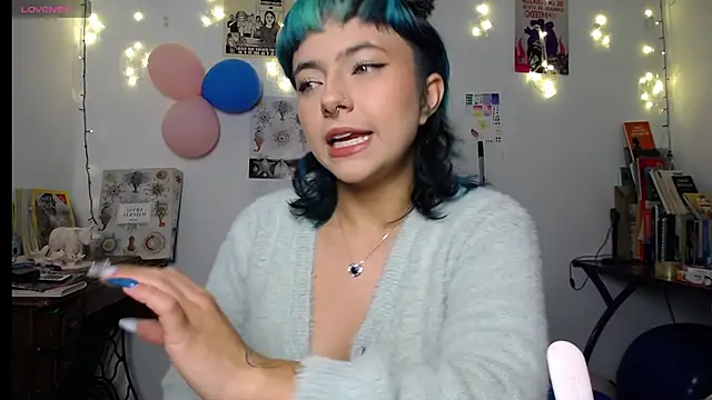 AlmaNanax online show from December 18, 1:11 am