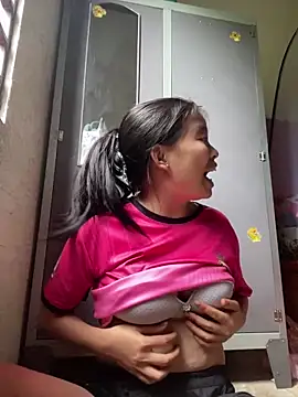 Snapshot of viluna chatting on October 31, 2:01 am viluna online show from October 31, 2:01 am