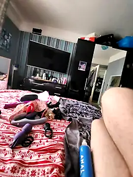 Snapshot of MysteriousToy4 chatting on September 19, 2:18 pm MysteriousToy4 online show from September 19, 2:18 pm