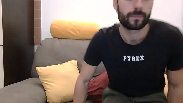 Snapshot of Amicisegreti chatting on November 7, 9:26 pm Amicisegreti online show from November 7, 9:26 pm