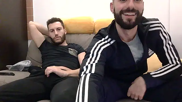 Snapshot of Amicisegreti chatting on November 28, 9:50 pm Amicisegreti online show from November 28, 9:50 pm