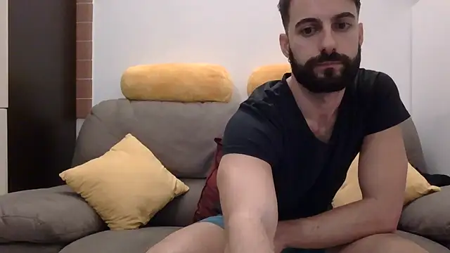 Snapshot of Amicisegreti chatting on December 2, 6:03 pm Amicisegreti online show from December 2, 6:03 pm