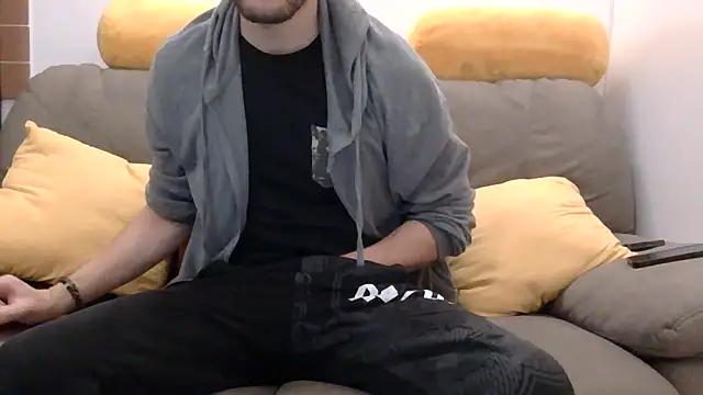 Snapshot of Amicisegreti chatting on December 16, 6:29 am Amicisegreti online show from December 16, 6:29 am