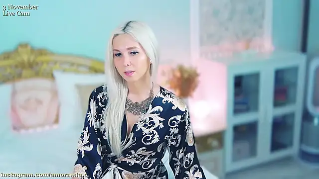 Snapshot of Amoramias chatting on November 3, 7:37 pm Amoramias online show from November 3, 7:37 pm