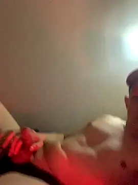 Snapshot of P44698 chatting on December 4, 11:35 pm P44698 online show from December 4, 11:35 pm