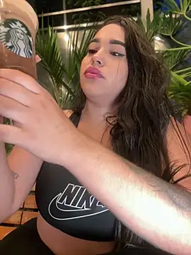 Snapshot of SofiaWildee chatting on June 19, 11:41 pm SofiaWildee online show from June 19, 11:41 pm