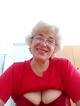 Snapshot of 52MiaLove02 chatting on June 19, 4:50 am 52MiaLove02 online show from June 19, 4:50 am