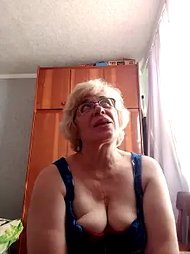 Snapshot of 52MiaLove02 chatting on June 24, 4:50 pm 52MiaLove02 online show from June 24, 4:50 pm
