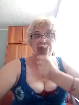 Snapshot of 52MiaLove02 chatting on July 20, 10:39 am 52MiaLove02 online show from July 20, 10:39 am