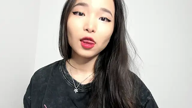 Snapshot of Soyun_Mia chatting on December 22, 2:36 pm Soyun Mia online show from December 22, 2:36 pm