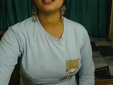 priya-kumari22 online show from October 8, 4:21 am