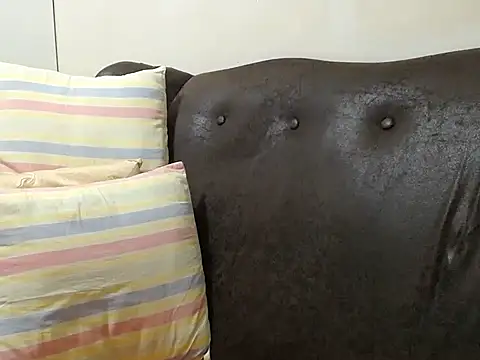 bustylaura4u online show from October 21, 2:45 am